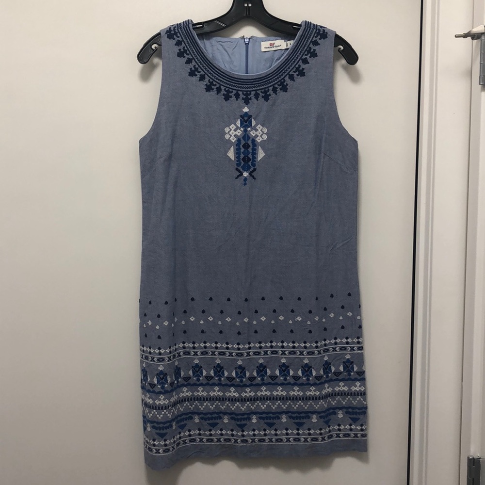 Vineyard Vine 🐳 Embroidered Dress